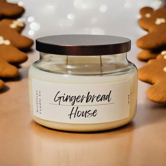 Gingerbread House 10 oz Candle